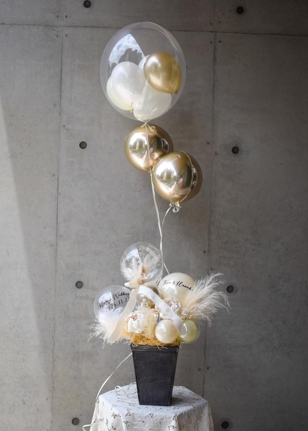 【結婚式 電報/祝電】natural white with float | シャンパンゴールドの浮遊バルーン電報
